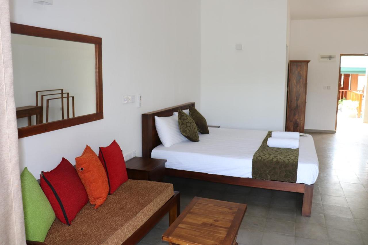 Hotel Kayjay Wild Wilpattu Nationalpark Exterior foto