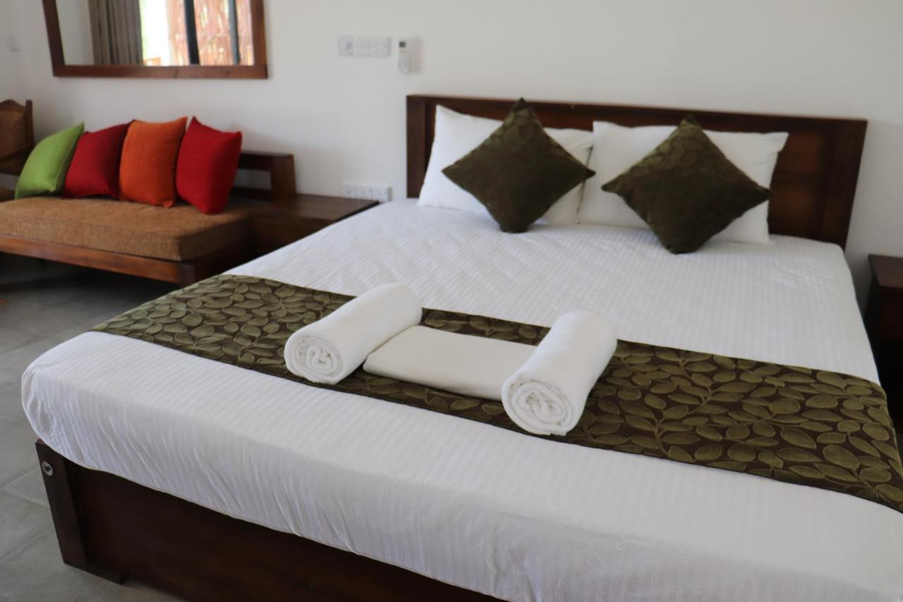 Hotel Kayjay Wild Wilpattu Nationalpark Exterior foto